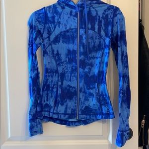 Lululemon blue tie dye define Nulu jacket